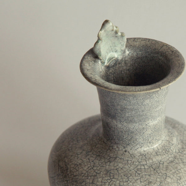Crackle Pot with Leaf, 2012